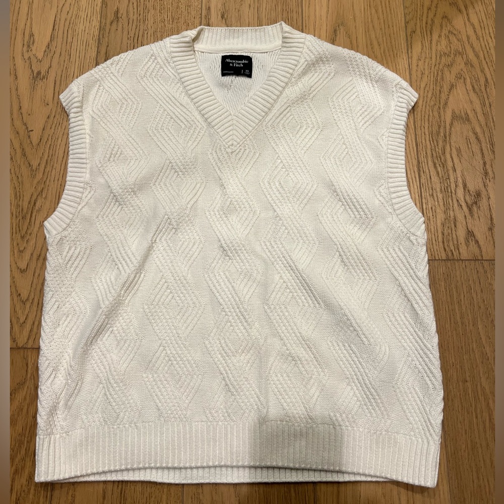 Abercrombie & Fitch Cream V-Neck Sweater Vest